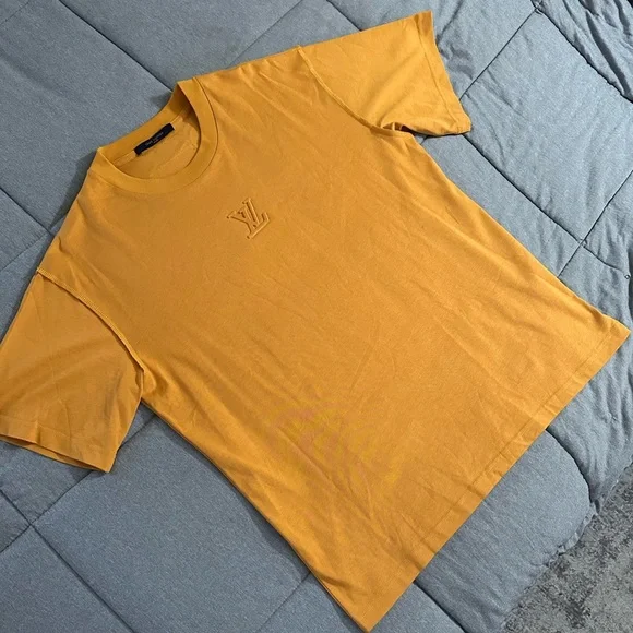 Louis Vuitton Embossed LV T-Shirt - Picture 2 of 9
